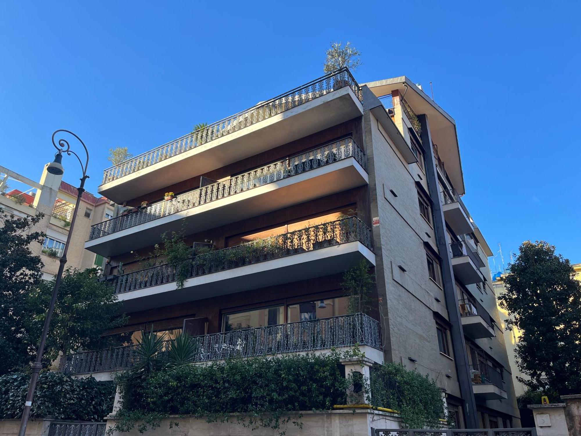 Savoia House, Modern Near Borghese Appartement Rome